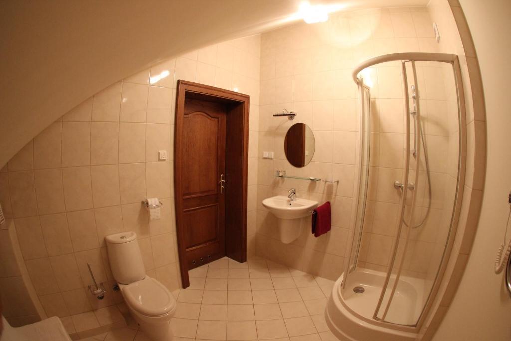 Hubertus Dwor Mysliwski Opole Bilik gambar